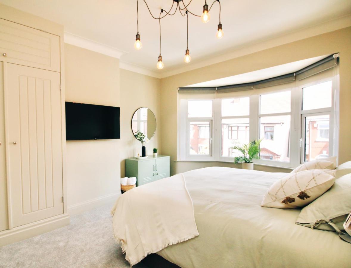 Xxhot Tubxx 4Bed Semi, Sleeps 8, 2 Bathrooms Blackpool Exterior photo