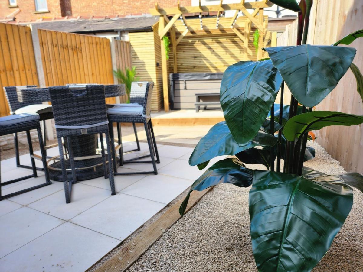 Xxhot Tubxx 4Bed Semi, Sleeps 8, 2 Bathrooms Blackpool Exterior photo